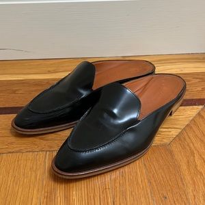 Everlane The Modern Loafer Mule in black patent leather